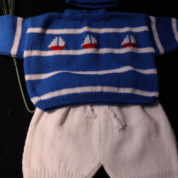 Hand-Knit Baby Outfit - Picture 2 of 2